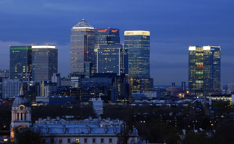 Canary Wharf at night